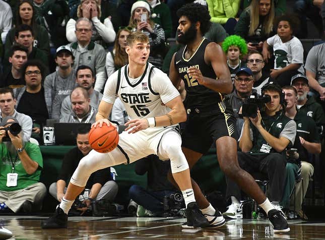 Michigan State Posts Easy Win Over Oakland 