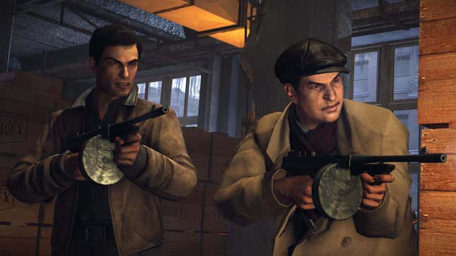 شخصيتان من شخصيات Mafia II تشيران إلى بنادق تومي.