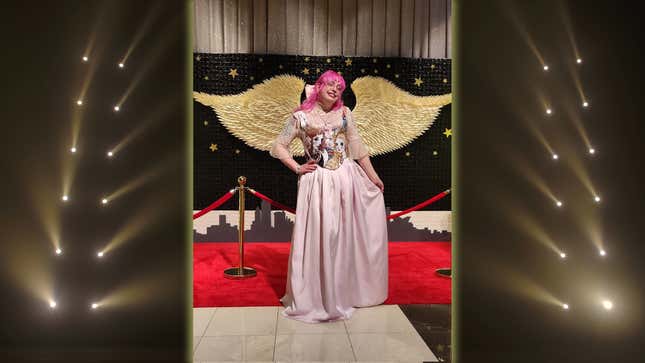 Salomé Moreira García wears a pink dress with a corset over it and pink hair at The Game Awards 2023. 