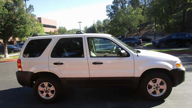 Nice Price or No Dice 2005 Ford Escape XLT