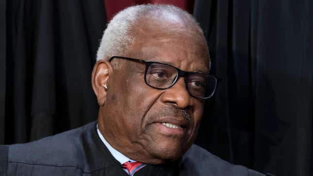 Image de l'article intitulé Toutes les fois où Clarence Thomas a prouvé qu’il n’était vraiment rien