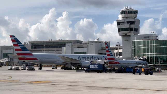 Image for article titled American Airlines Strands Thousands Of Passengers At Airports... Again