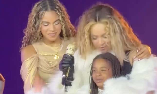 Image for article titled Rumi Carter Steals the Show Wearing a Fur Coat and 'Attitude' in New York City