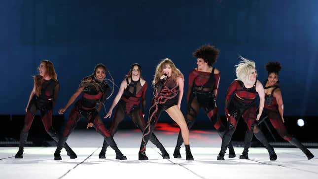 A photo of Taylor Swift and backing dancers on stage in Sydney. 