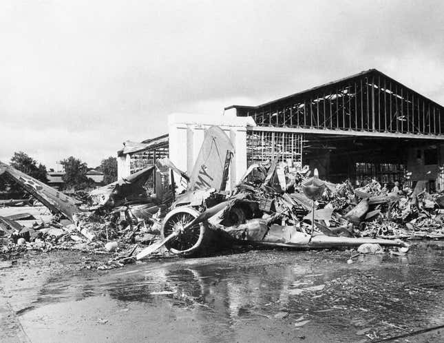 Image for article titled What the attack on Pearl Harbor looked like from the air and ground