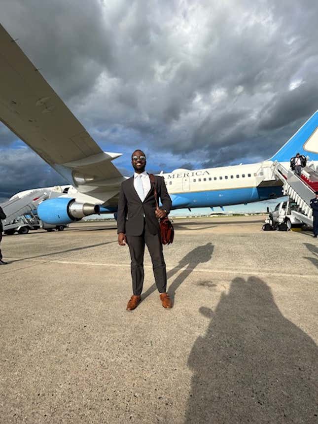 Image for article titled A Day in the Life of a Black Man Working at the White House