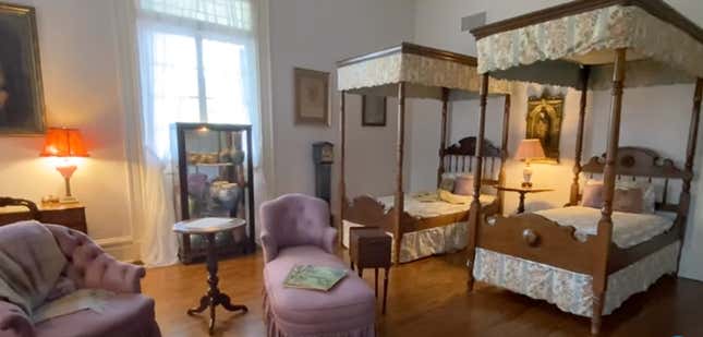 Image for article titled Take a Peek Inside America&#39;s Most Notorious Southern Plantation Mansions