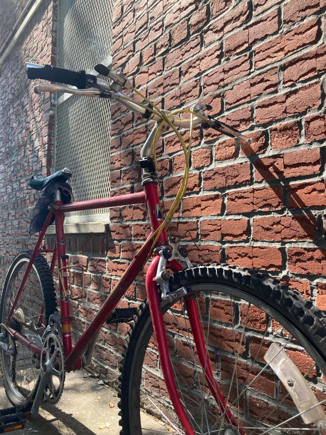 Image for article titled I Am Dumping Money Into A Trash Bike Because It Has The Weirdest, Coolest Brakes I've Ever Seen