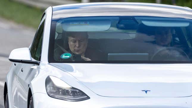 Image for article titled Elon Musk Admits That Tesla&#39;s &#39;Full Self-Driving&#39; Beta Kind Of Sucks