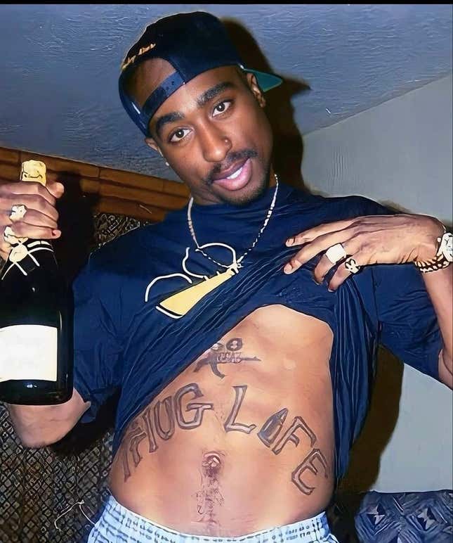 Imagen para el artículo titulado El impactante y secreto significado de los tatuajes de tus famosos favoritos