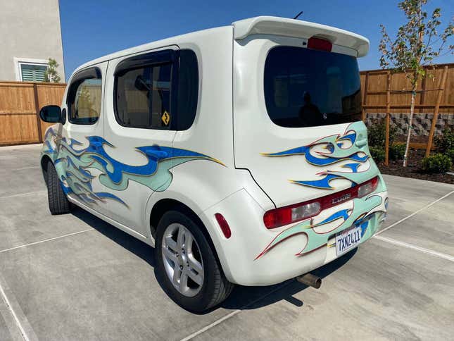 Image for article titled At $5,500, Is This 2009 Nissan Cube A Flamin’-Good Deal?