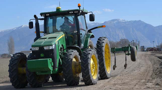 Image for article titled John Deere Workers Sure Look Like They’re About to Go on Strike