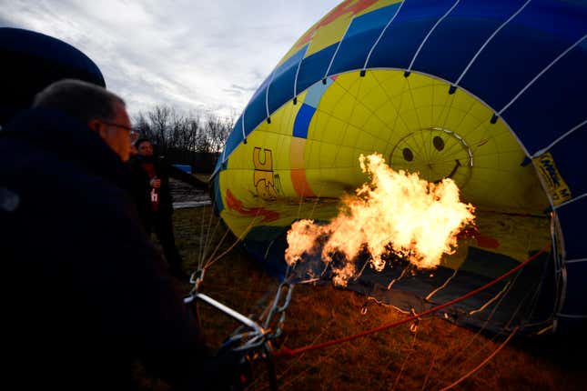 Ein Ballon wird aufgeblasen