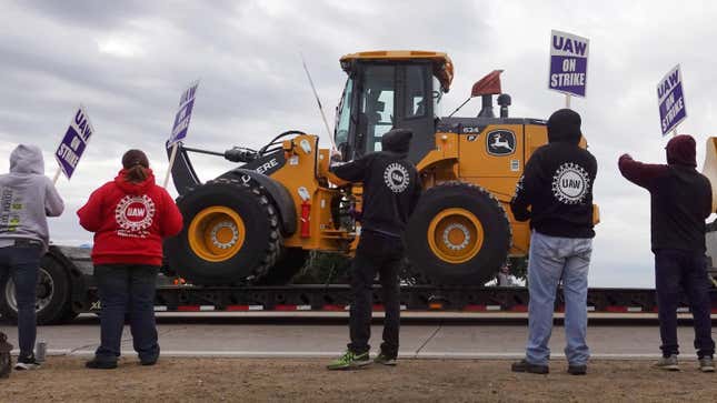 Workers striking outside the John Deere Davenport Works facility on Oct. 15, 2021, in Davenport, Iowa.