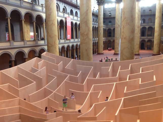 Image for article titled The genius of building a maze at a city’s center