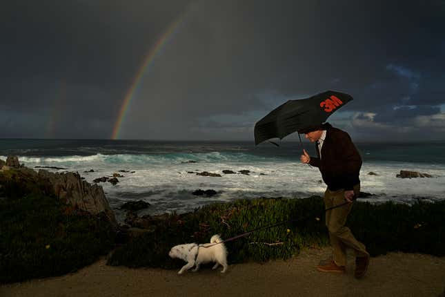 Image for article titled Photos: California&#39;s Coastline Under Siege by Atmospheric River