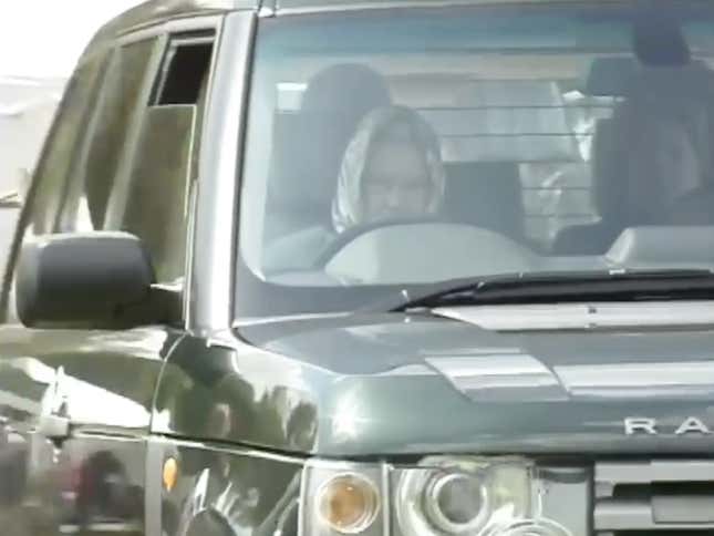 Image for article titled You Can Be Range Rover Royalty When You Buy The Queen&#39;s Chariot