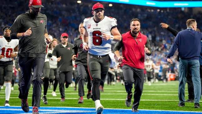 Image for article titled The most realistic (and logical) option for the Buccaneers now is Baker Mayfield