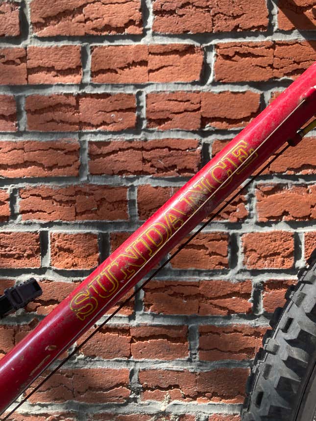 Image for article titled I Am Dumping Money Into A Trash Bike Because It Has The Weirdest, Coolest Brakes I've Ever Seen