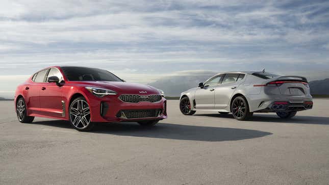 2022 Kia Stinger front and rear quarter views