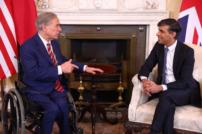 Britain&#39;s Prime Minister Rishi Sunak, right, speaks with Texas Governor Greg Abbott at Downing Street in London, Wednesday, March 13, 2024. (Peter Nicholls/Pool via AP)