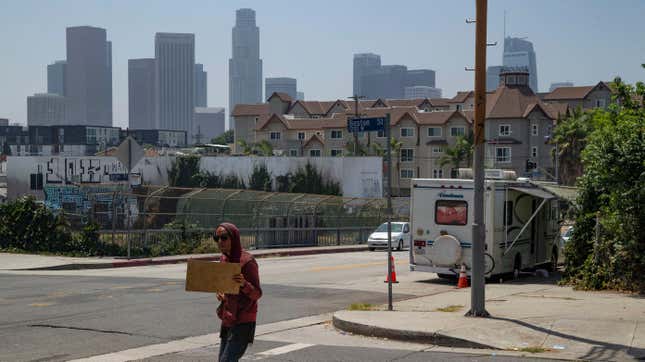 Image for article titled LA&#39;s Homeless Are Relying On RVs For Shelter Via &#39;VanLords&#39;