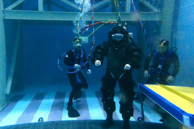 Traje 2024 para buceo