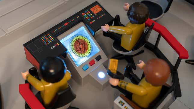 Playmobil's USS Enterprise: Gigantic, Expensive Star Trek Fun