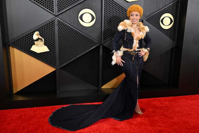 Image for article titled 2024 Grammys: Red Carpet Trainwrecks