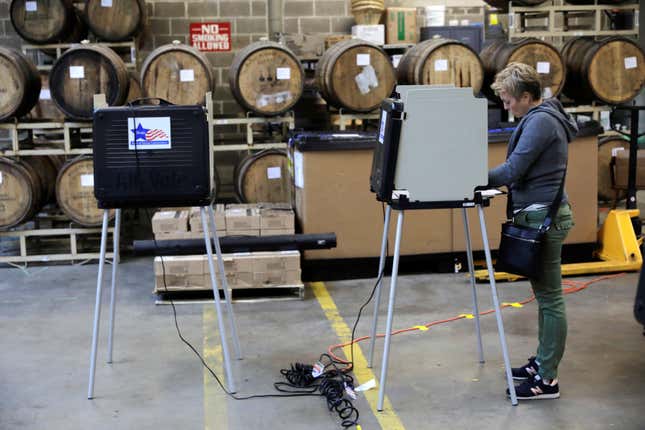 Image for article titled Photos: Americans line up to vote in the 2018 midterms