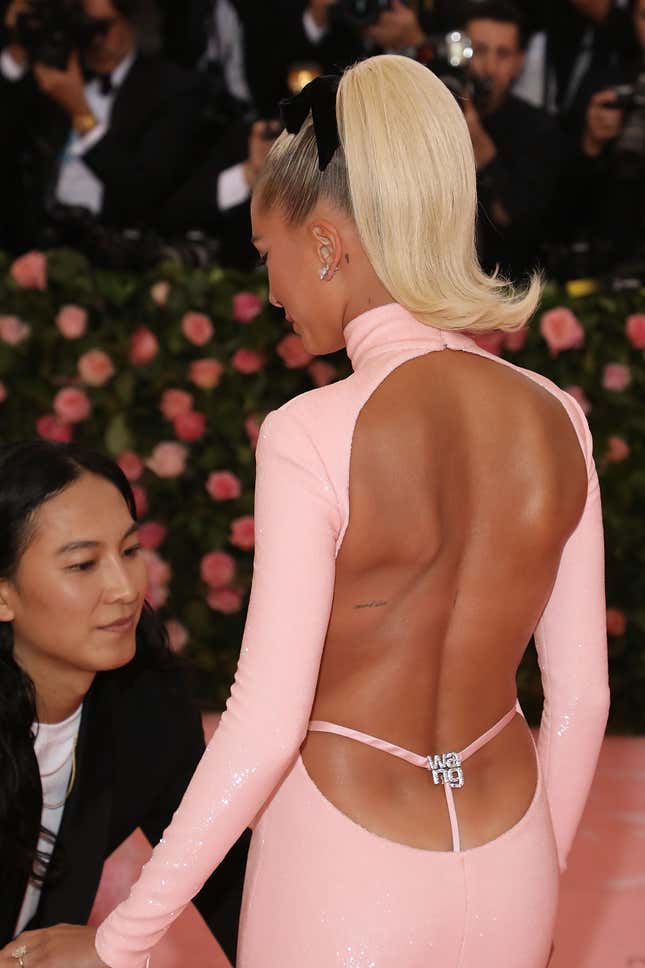 Image for article titled What Tale Does a Whale Tail Tell?