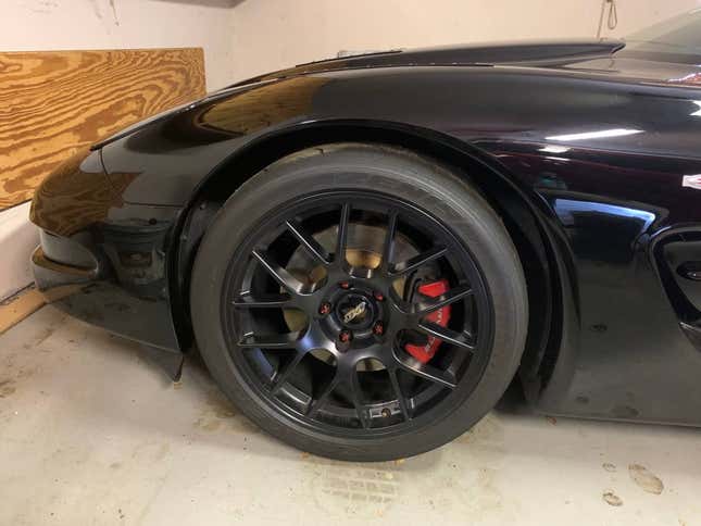 Image for article titled At $32,000, Would You Play With This 2002 Chevy Corvette ZO6?