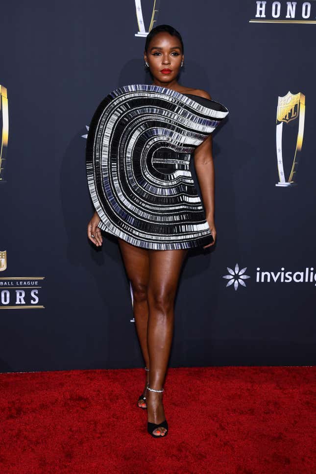 Janelle Monáe auf dem roten Teppich bei den 13. jährlichen NFL Honors, präsentiert von Invisalign, die im Resorts World Theatre in Las Vegas, Nevada, stattfanden. Aufnahmedatum: Donnerstag, 8. Februar 2024.