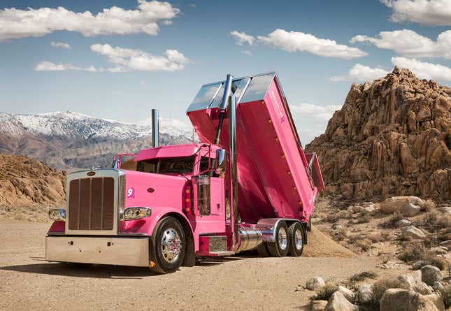 Image for article titled Fashion Photographer Captures the Most Beautiful Big-Rigs on Earth