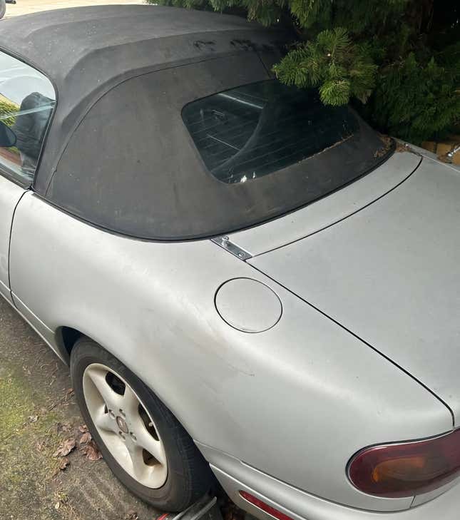 Image for article titled At $4,500, Is This 1992 Mazda Miata A Dirt Cheap Deal?