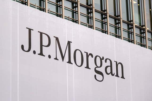 Image for article titled JPMorgan Chase will limit bankers to 80 hours per week because junior bankers are burning out