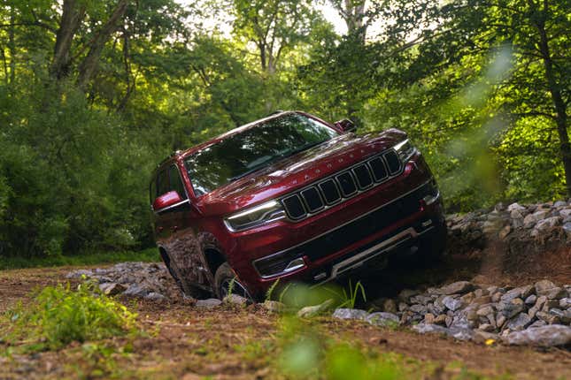 Image for article titled The U.S. is probing 150,000 Ram and Jeep vehicles experiencing sudden engine stalls