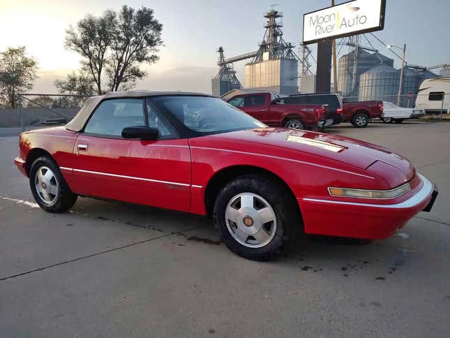 Image for article titled At $5,595, Does This 1990 Buick Reatta Float Your Boat?