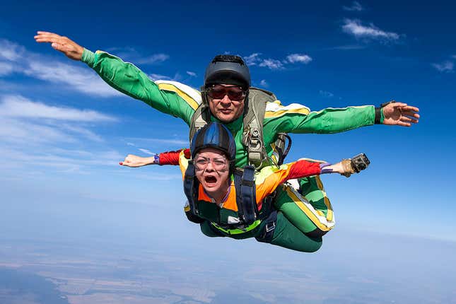 Image for article titled Skydiving Instructor Not Opening Parachute Until You Change Tone