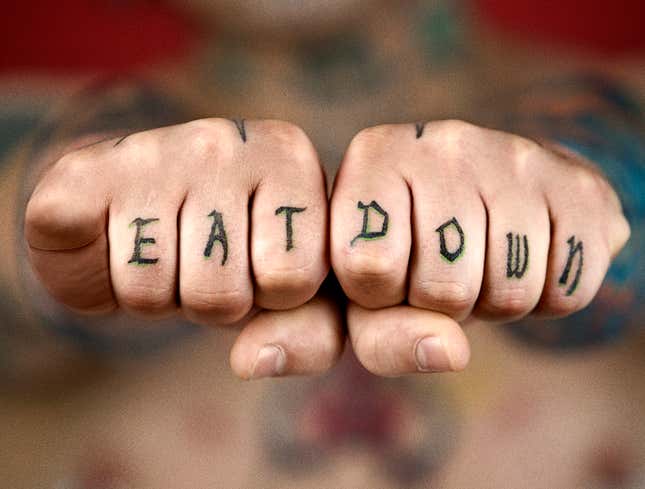 Say it in 8: Knuckle tattoos get personal, evolving far past 'Love' and  'Hate'