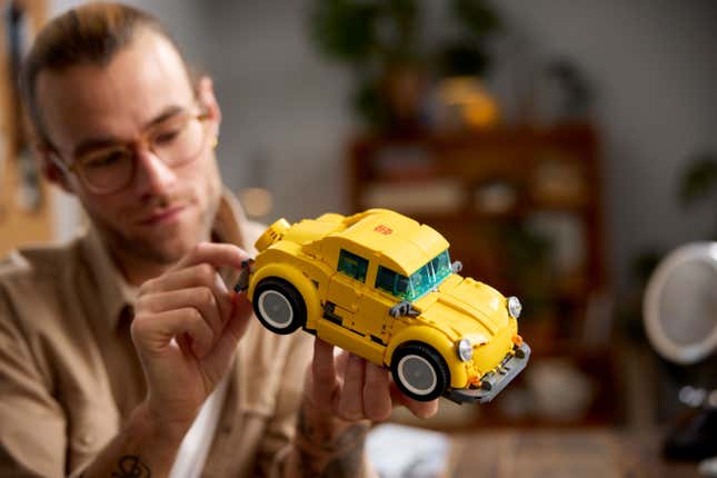 Image for article titled Lego&#39;s Next Transformers Set Brings Bumblebee to the Party