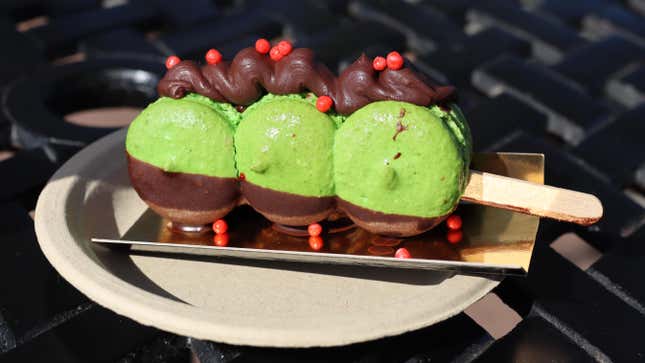 Image for article titled 6 of the Best Foods at EPCOT’s Festival of the Holidays