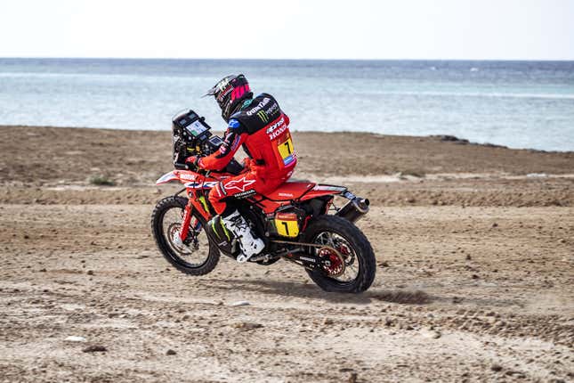 Image for article titled The Harrowing Beauty of the 2023 Dakar Rally