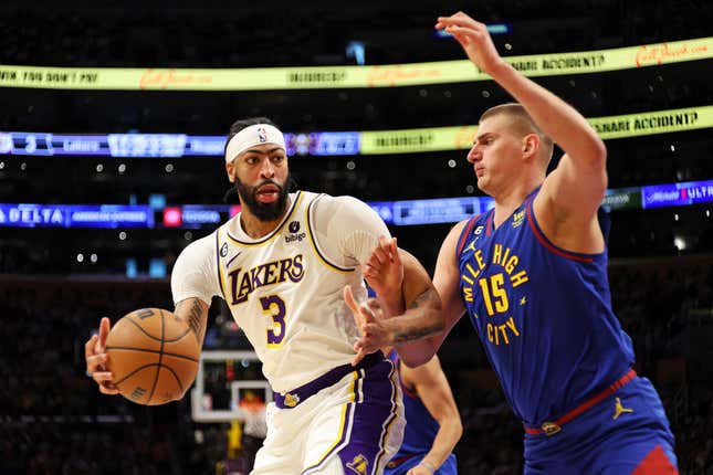 Anthony Davis (left) and Nikola Jokic