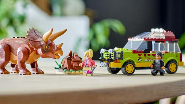 Lego Welcomes Everyone Back to Jurassic Park With 5 New Sets