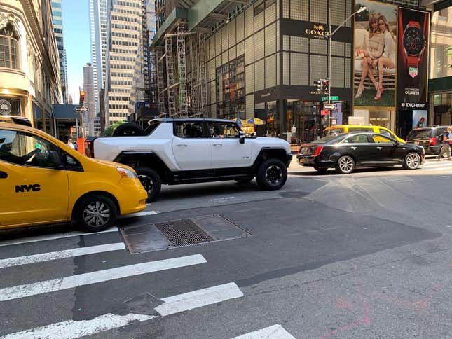 Image for article titled The GMC Hummer EV Is HUGE in Real-World Traffic