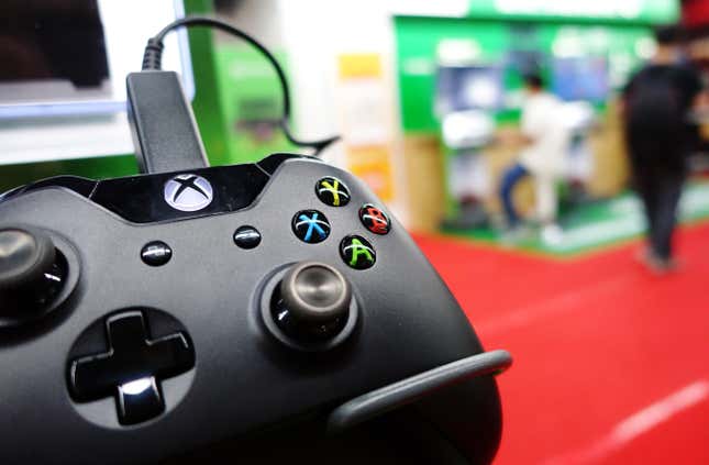 Image for article titled New Xbox Controller Update Aims to Make Switching Between Devices More Seamless