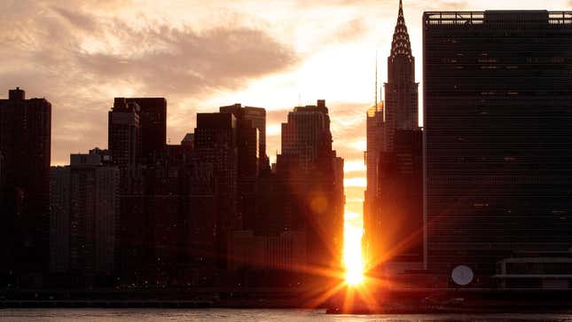 A view of "Manhattanhenge" seen from Queens