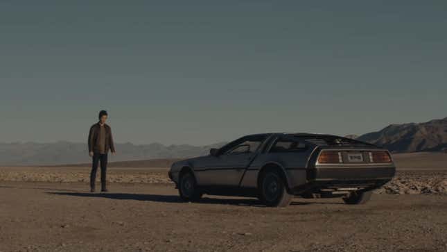 DeLorean DMC-12 en el desierto