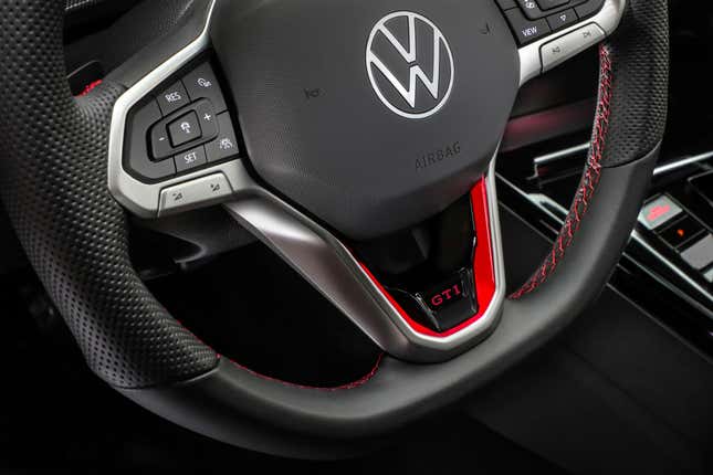A close-up of the new steering wheel and its glorious physical buttons.